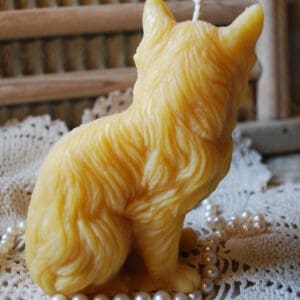 Elegant Sitting Cat Candle in Pure Beeswax